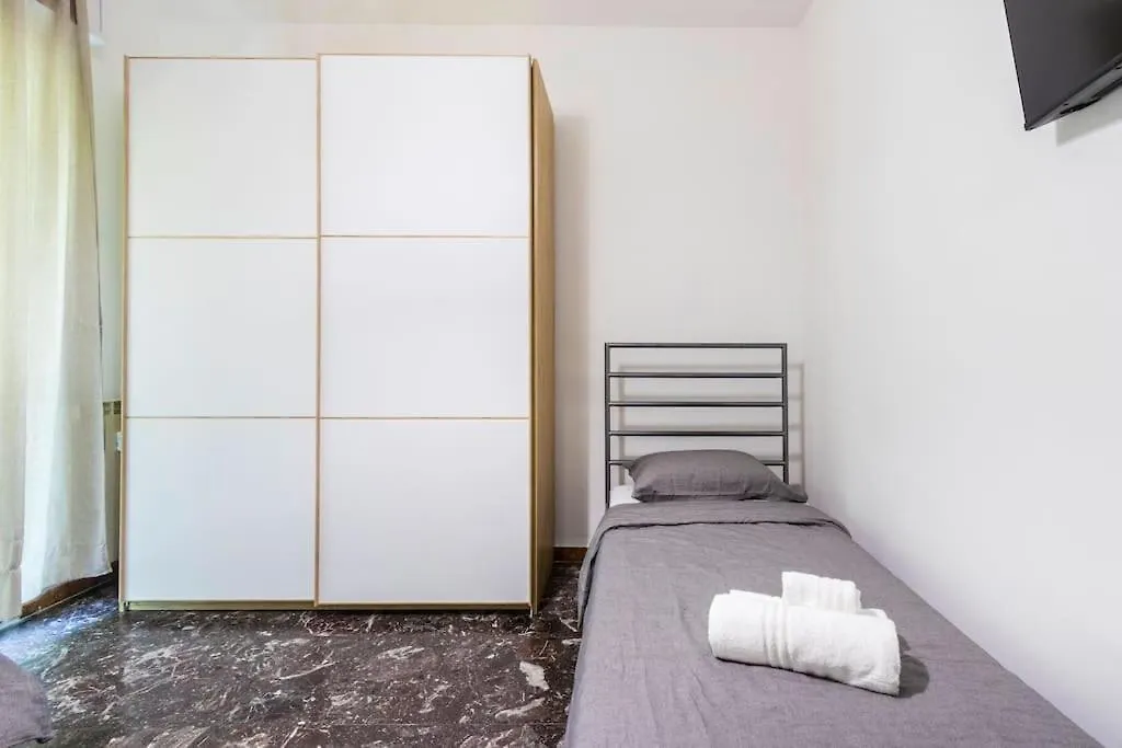 Famileisure Suites Near Policlinico & University Modena Apartment
